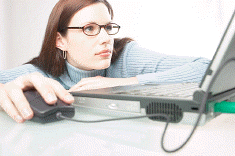 Frau am Laptop